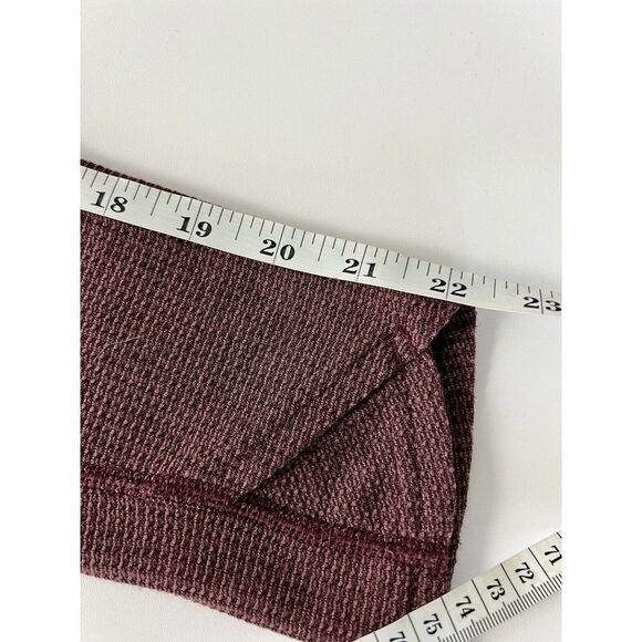 Kuhl Womens Waffle Scarf Neck Shirt Maroon Thermal Sz Medium Thumb Holes - Picture 4 of 6